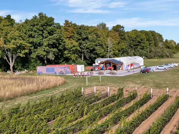 18055 Loyalist Pkwy, Prince Edward County, ON K0K 2T0