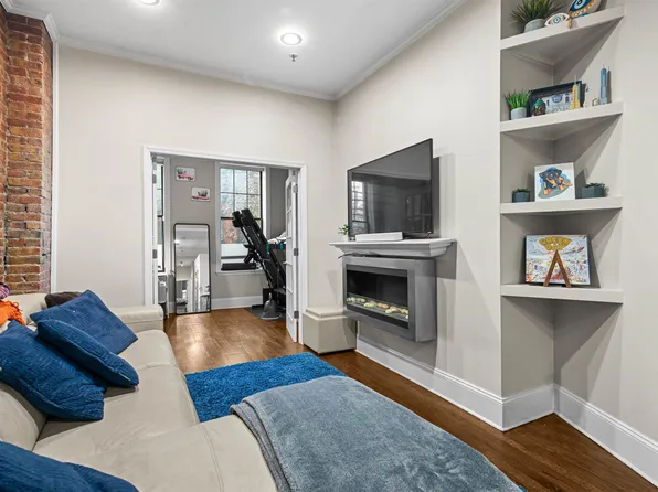 919 Park Avenue image 8 of 18