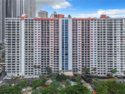 210 174th St APT 811, Sunny Isles Beach, FL, 33160