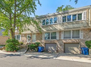1924 Wilmette Ave, Wilmette, IL 60091