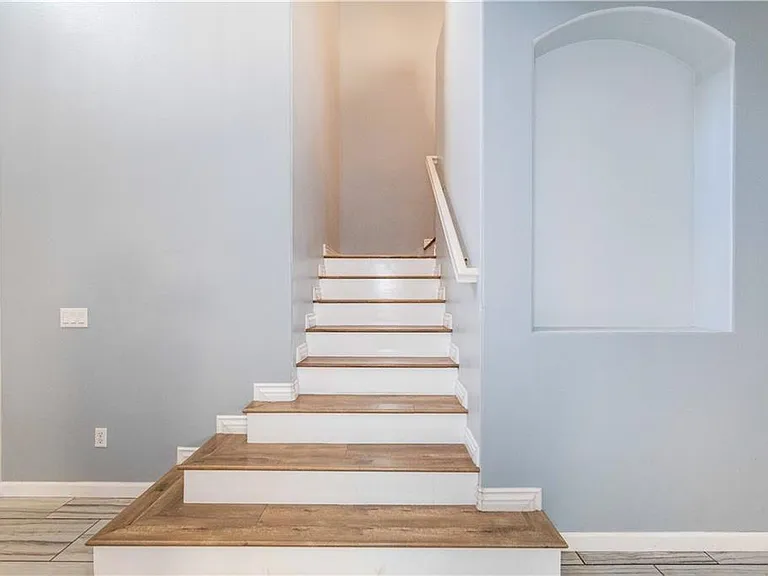 15561 Hammett Ct — Photo 16