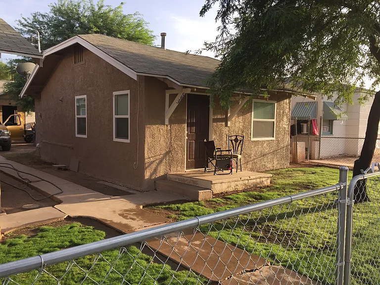 533 W Olive Ave — Photo 2