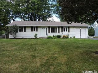 79 Round Hill Rd, Henrietta, NY 14467