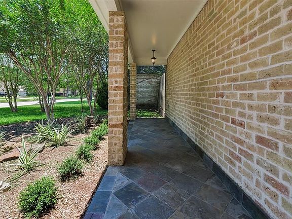 5th image of 10214 Briar Forest Dr