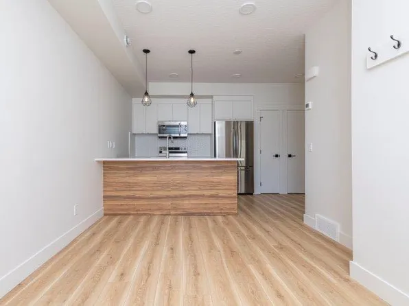 10060 E 46th St NE #706, Calgary, AB T3J 2H8