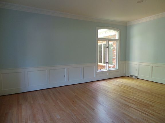 5th image of 100 Coralie Dr