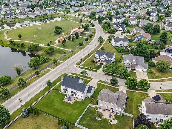 4th image of 25212 W Balmoral Dr