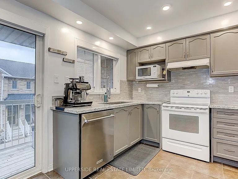 67 Birdstone Cres — Photo 21