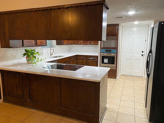 5th image of 212 Palm Aire Dr