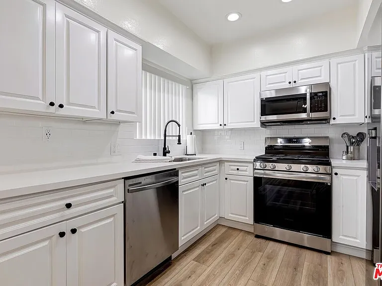 1508 Berkeley St #B — Photo 13