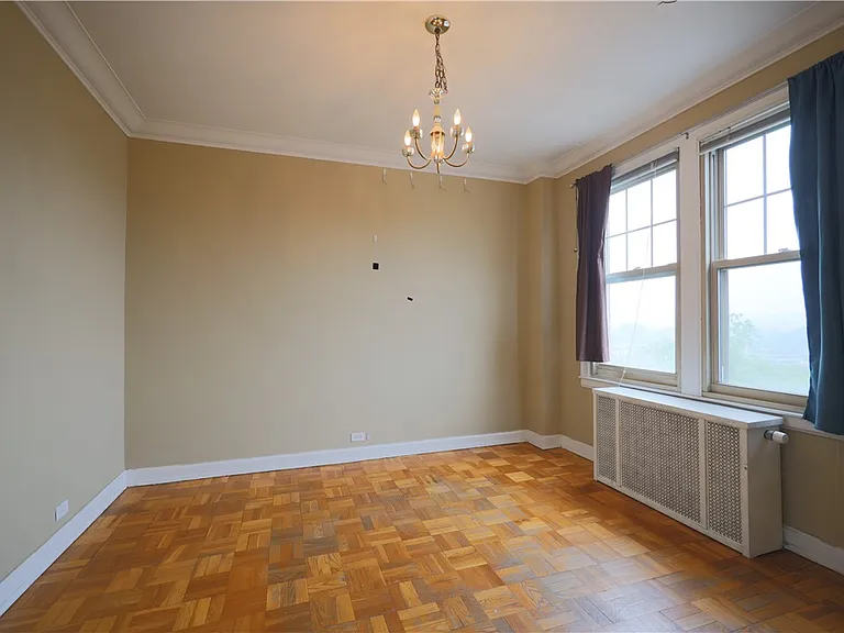 144 N Dithridge St #702 — Photo 9