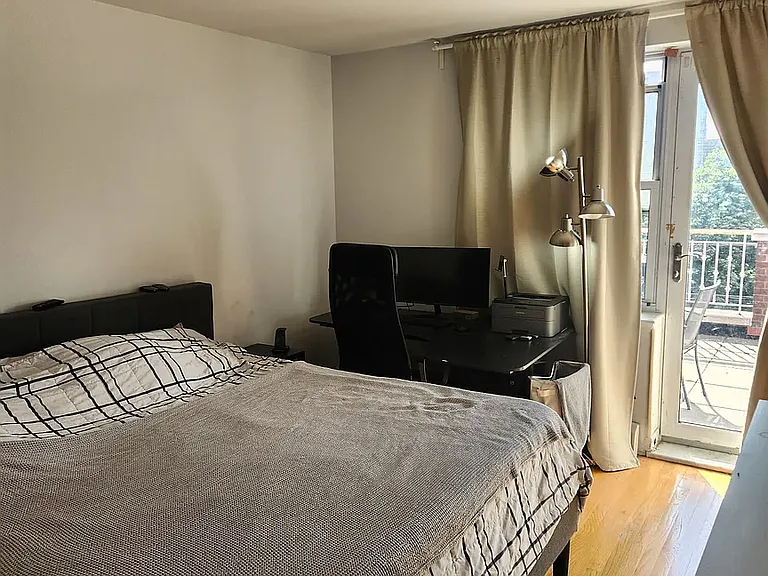 25-44 Crescent St #3A — Photo 4