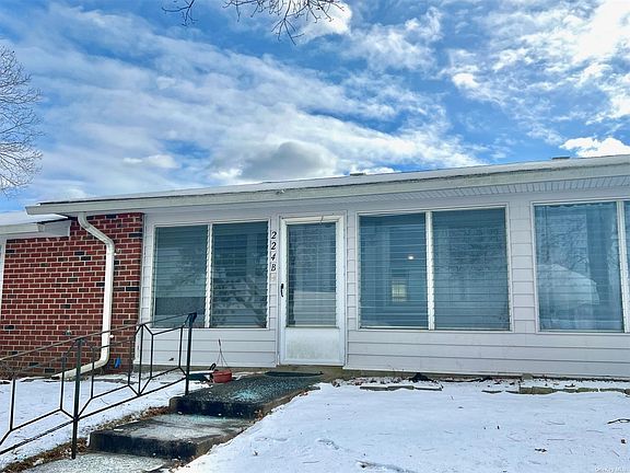 224B Blackpool Court UNIT B, Ridge, NY 11961 | Zillow