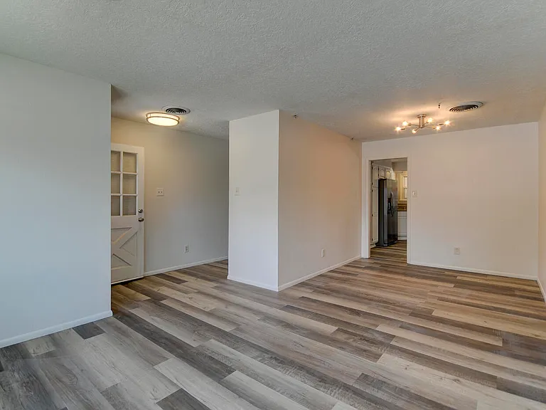 4631 Sherwood St NE — Photo 6