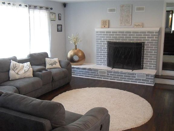 3rd image of 112 Kentview Dr