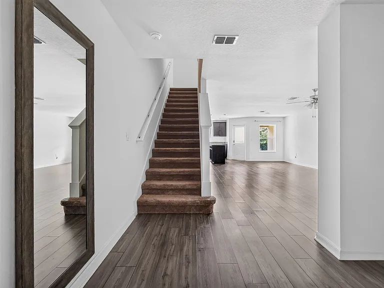 1564 Wynford Cir — Photo 10