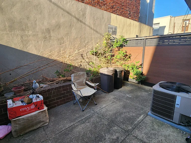 1017 McKean St — Photo 8