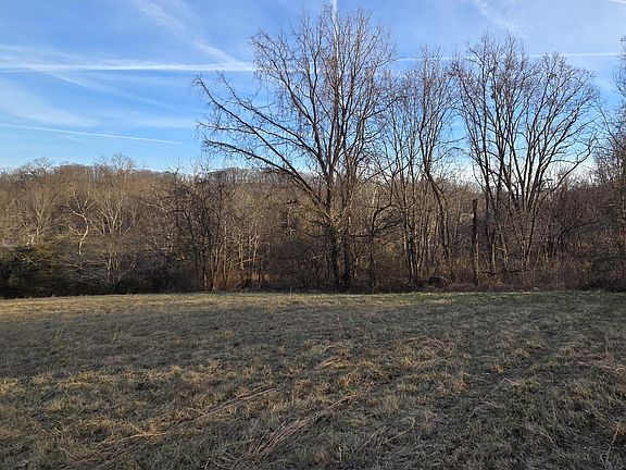 2nd image of 112 Eisenhower Rd