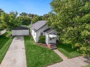 3205 14th St, Menominee, MI 49858