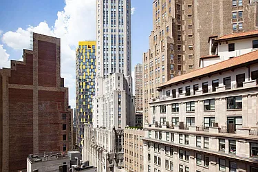 Sold by WIRE International Realty