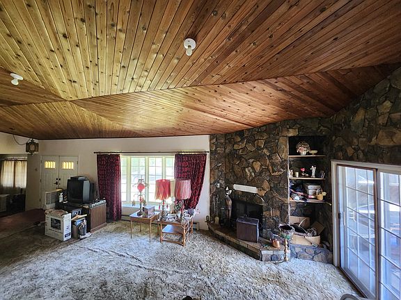 5th image of 46645 Hope River Rd