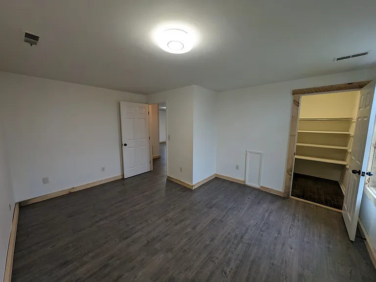 375 Broad St — Photo 3