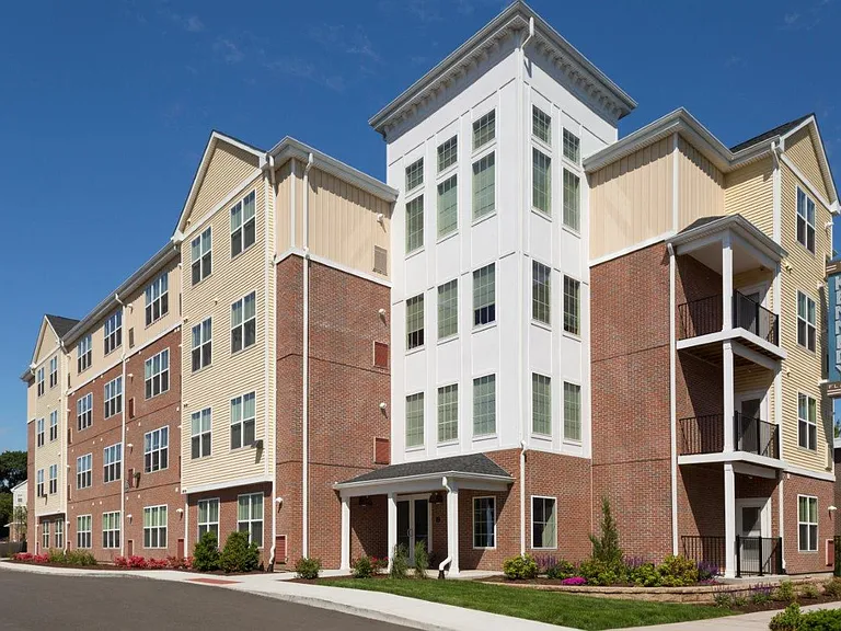 1 Kennedy Flats Apartments — Photo 39