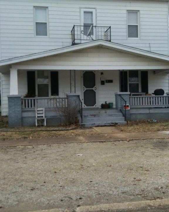 1st image of 806 S 2nd St