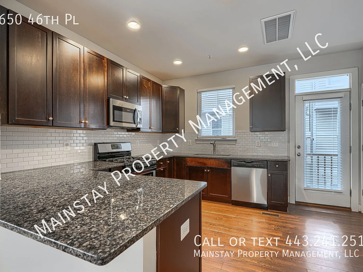 Spacious 3 Bedroom Townhome in Hyattsville Art District! — Photo 3