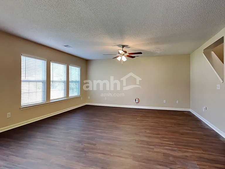 104 Reading Ct — Photo 6