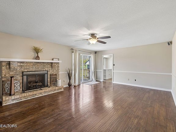 5th image of 729 Clydesdale Ave