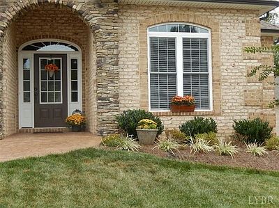 2nd image of 110 Creekview Ct