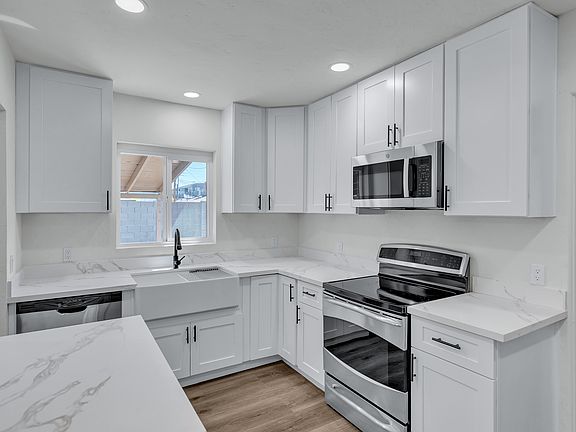3rd image of 4311 N 11th Pl