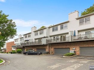 477 Undercliff Ave #477, Edgewater, NJ 07020