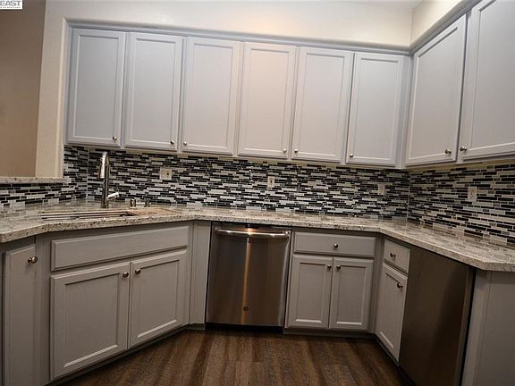 5th image of 6242 Sussex Dr