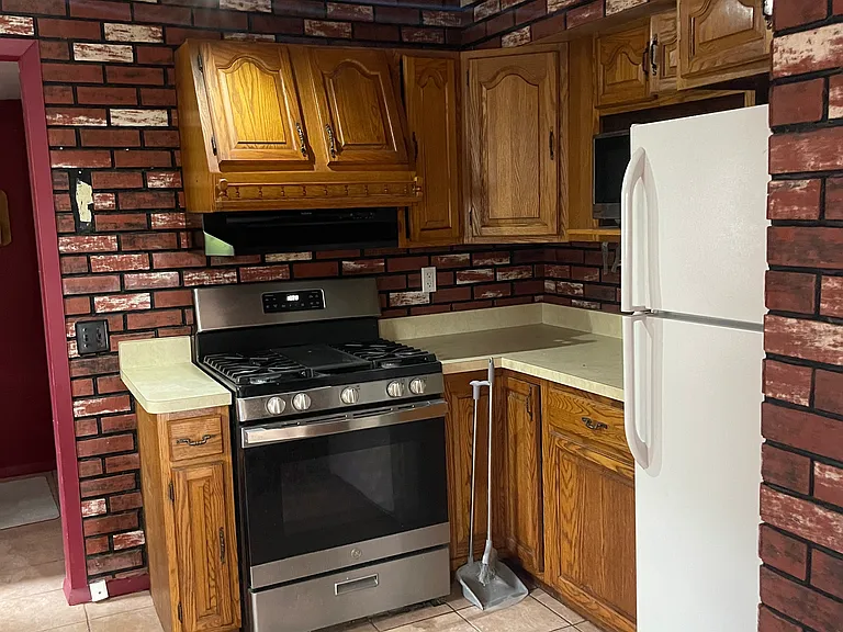 77 Goldfinch Ln — Photo 3