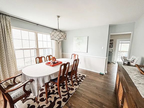 5th image of 418 Carpenters Cove Ln