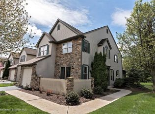 15 Hedge Row Run, Clarks Summit, PA 18411