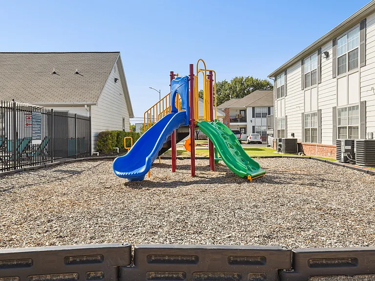 Las Villas De Leon Apartments — Photo 6