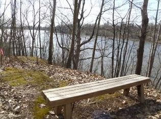 1952 Palisades Dr, Appleton, WI 54915