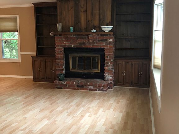 3rd image of 73 Franklin Ct