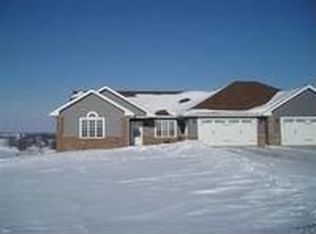 12122 Tama Run Ln, Darlington, WI 53530