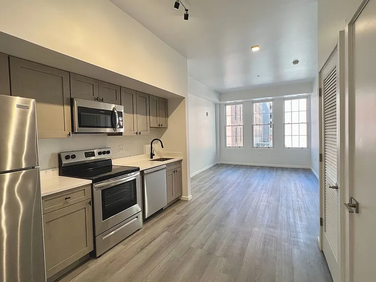 725 W Pratt St. — Photo 155
