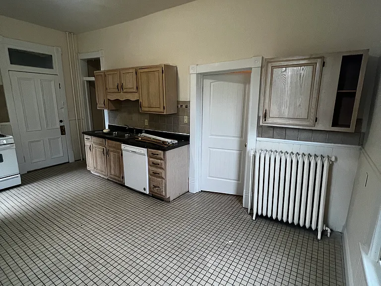 406 Highland Ave SW #2 — Photo 4