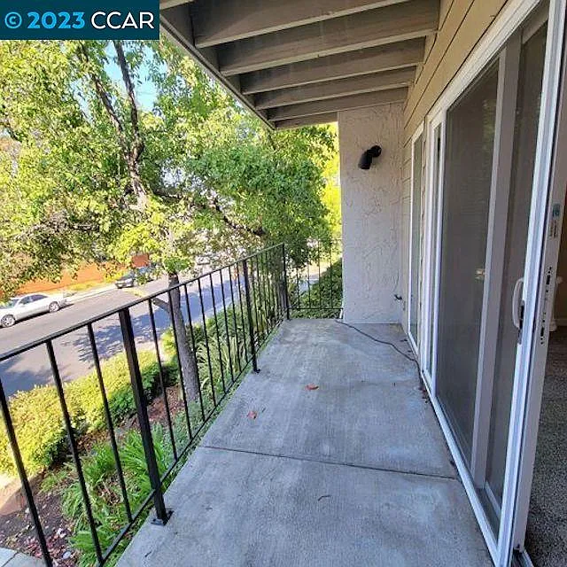 1089 Wesley Ct APT 3 photo 1