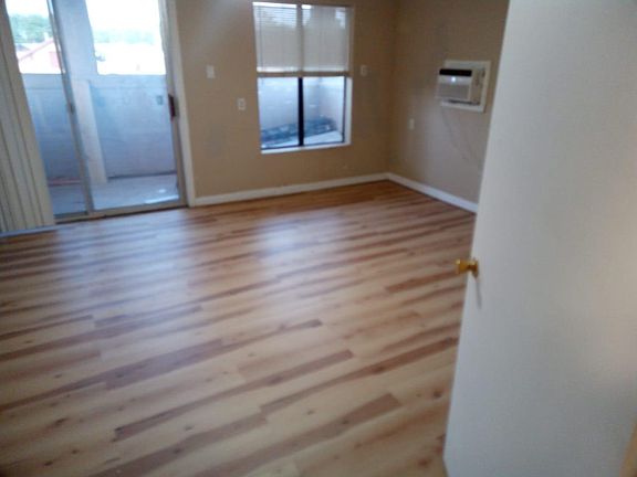2nd image of 877 Orange Ave