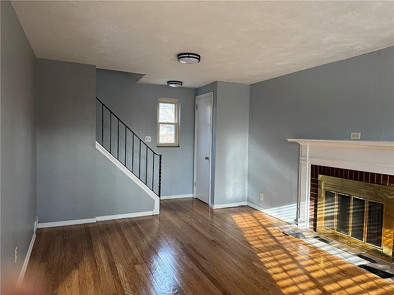 231 Jonquil Pl — Photo 2