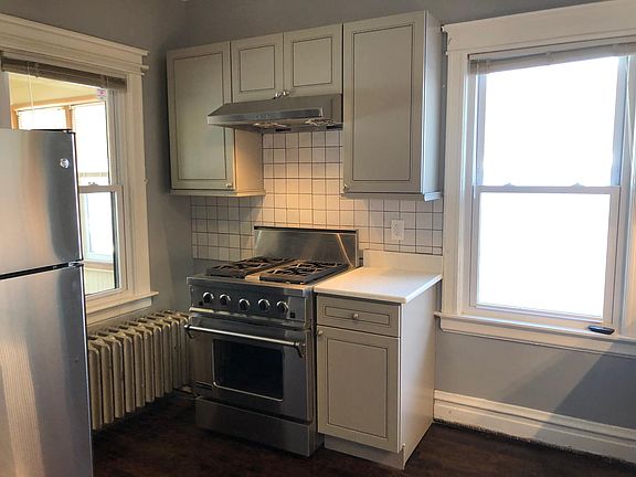 3rd image of 333 Elgin Ave #2
