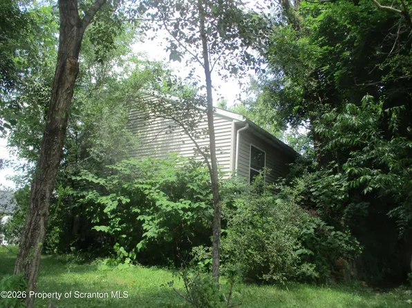 1302 Reynolds Ave, Scranton, PA 18504