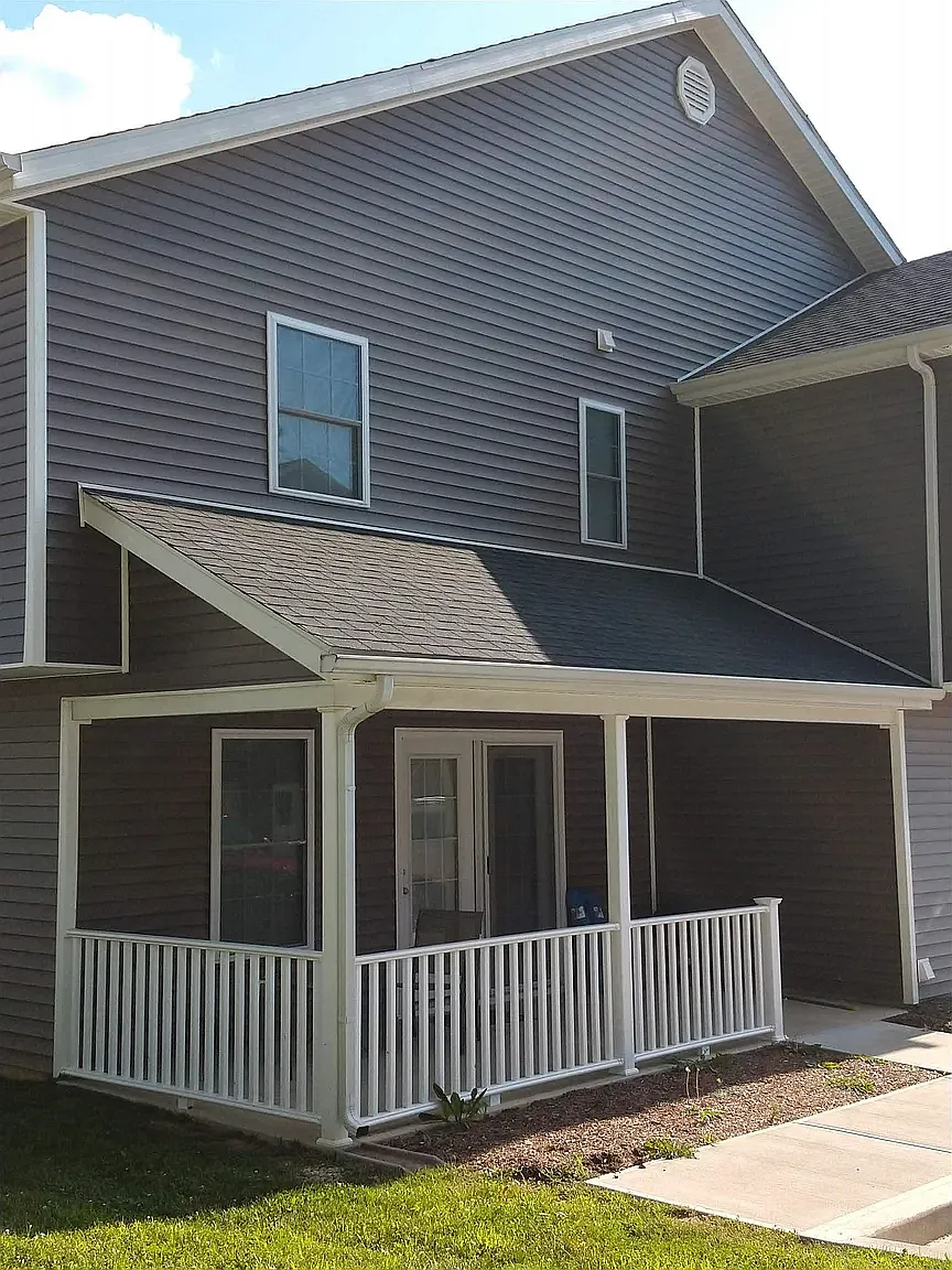 2 bed, 2.5 bath, 1302 sqft, $1,550 — Photo 2